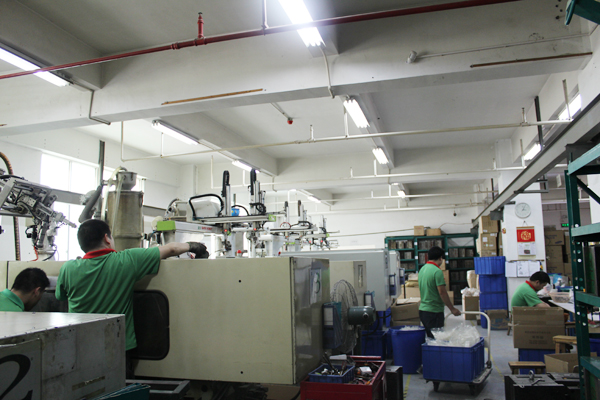 新宇發(fā)注塑生產(chǎn)車間